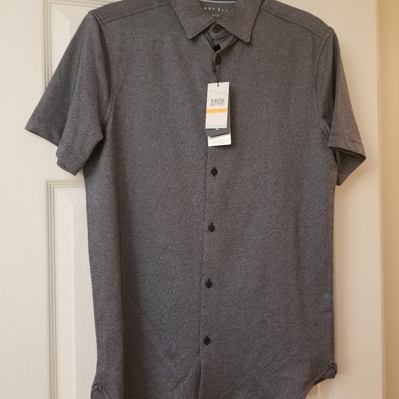 Brand New Perry Ellis Untucked Knit Shirt size Small - Picture 1 of 4